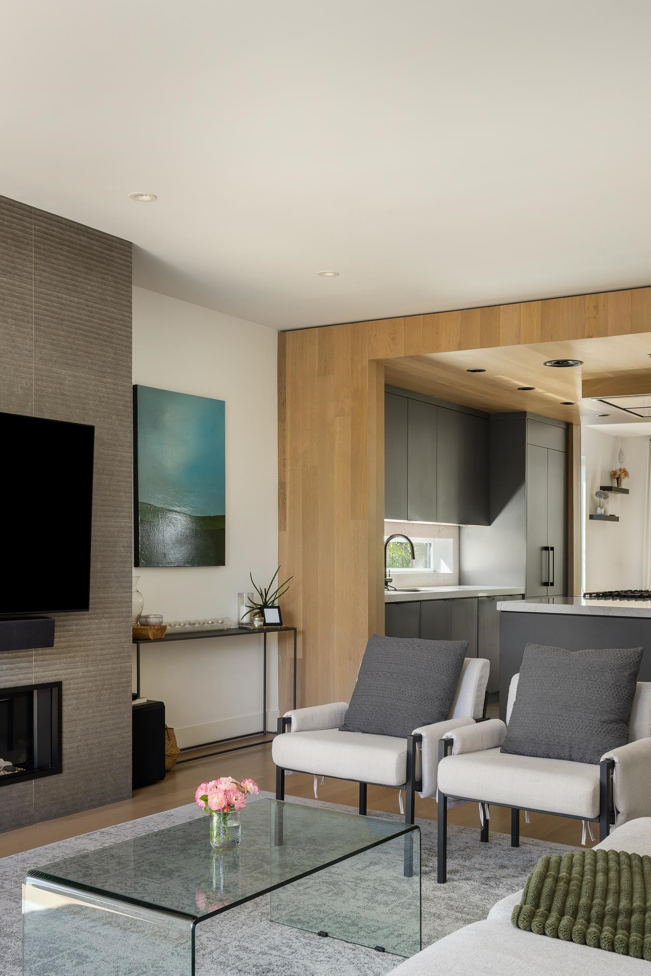 452 4Th Street E, North Vancouver, BC