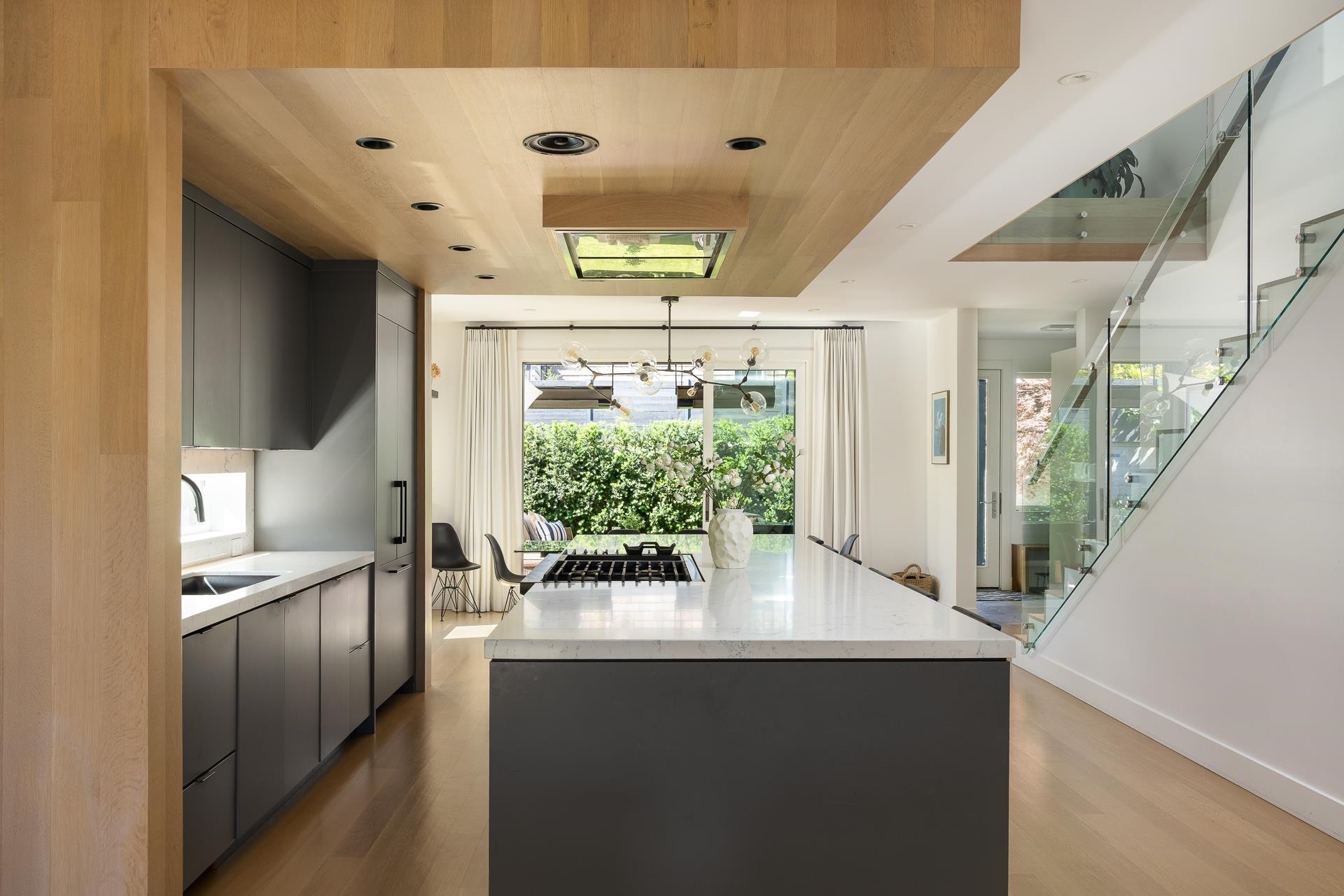 452 4Th Street E, North Vancouver, BC