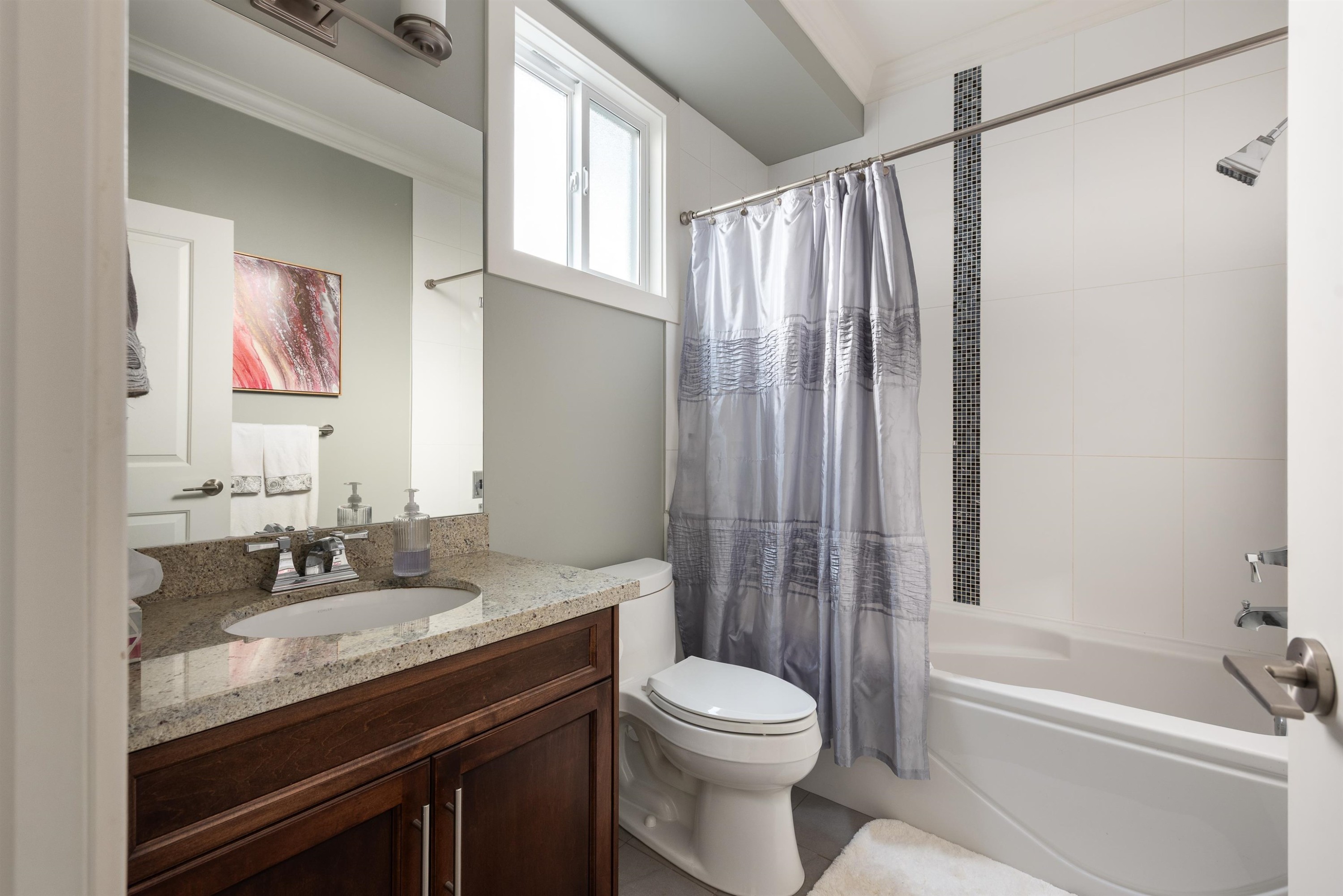 362 21St Street E, North Vancouver, BC