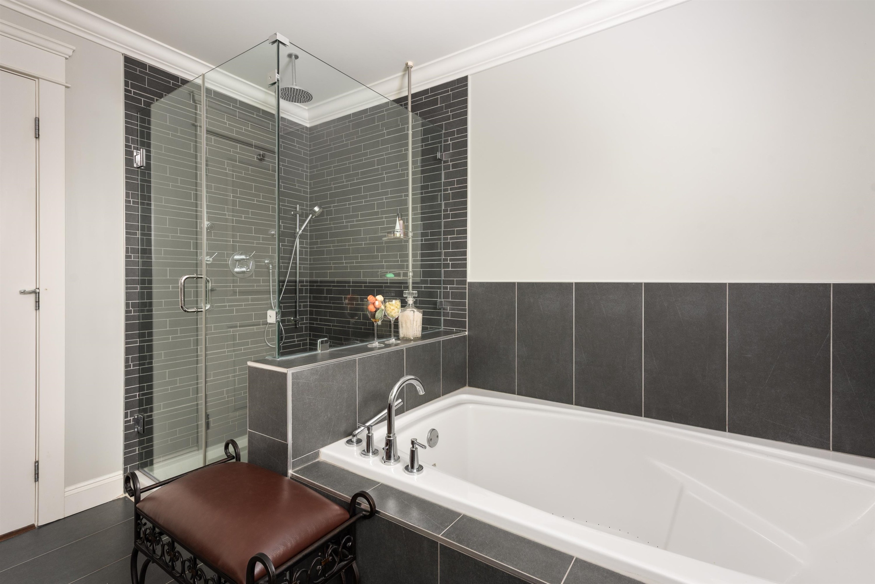 362 21St Street E, North Vancouver, BC