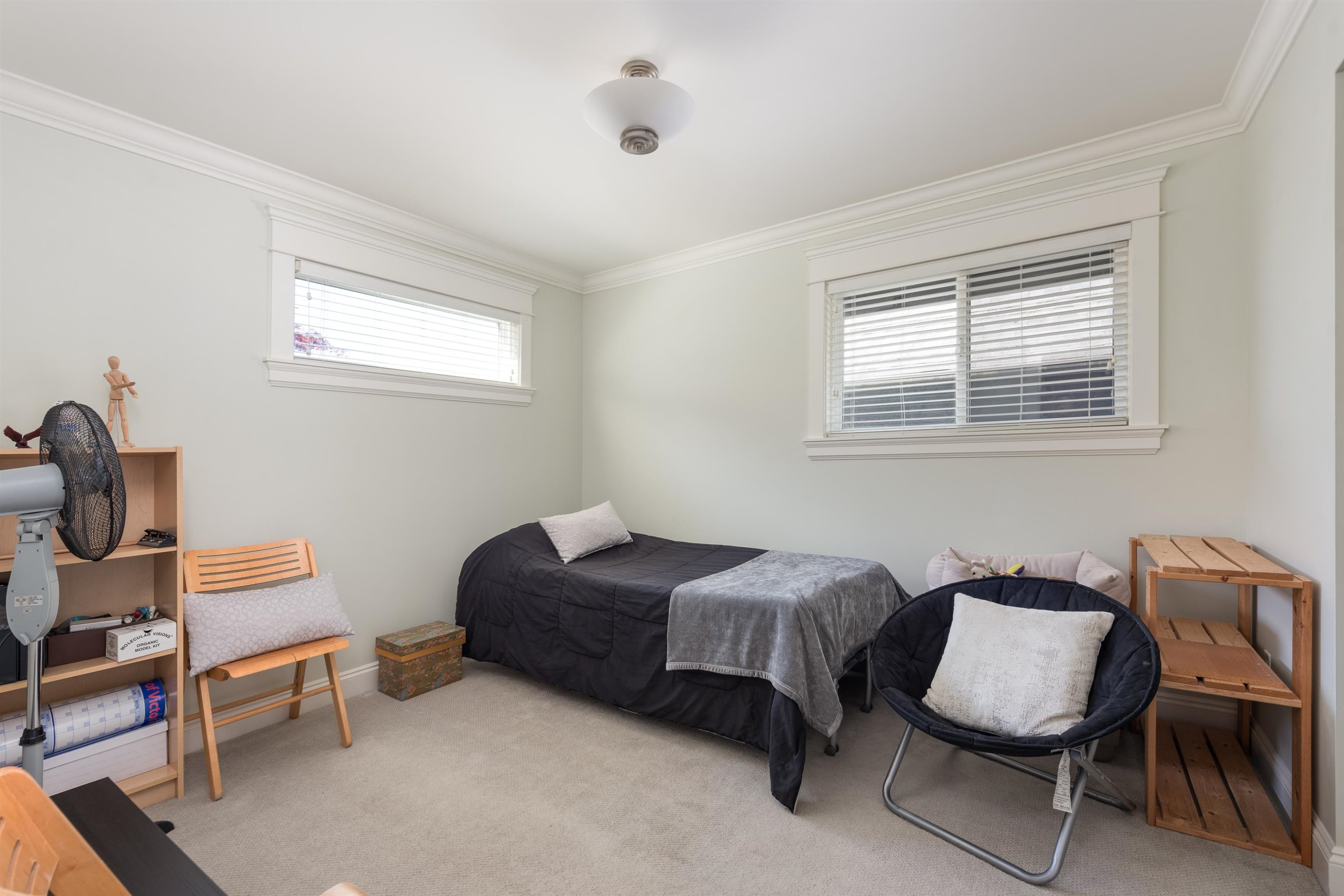362 21St Street E, North Vancouver, BC