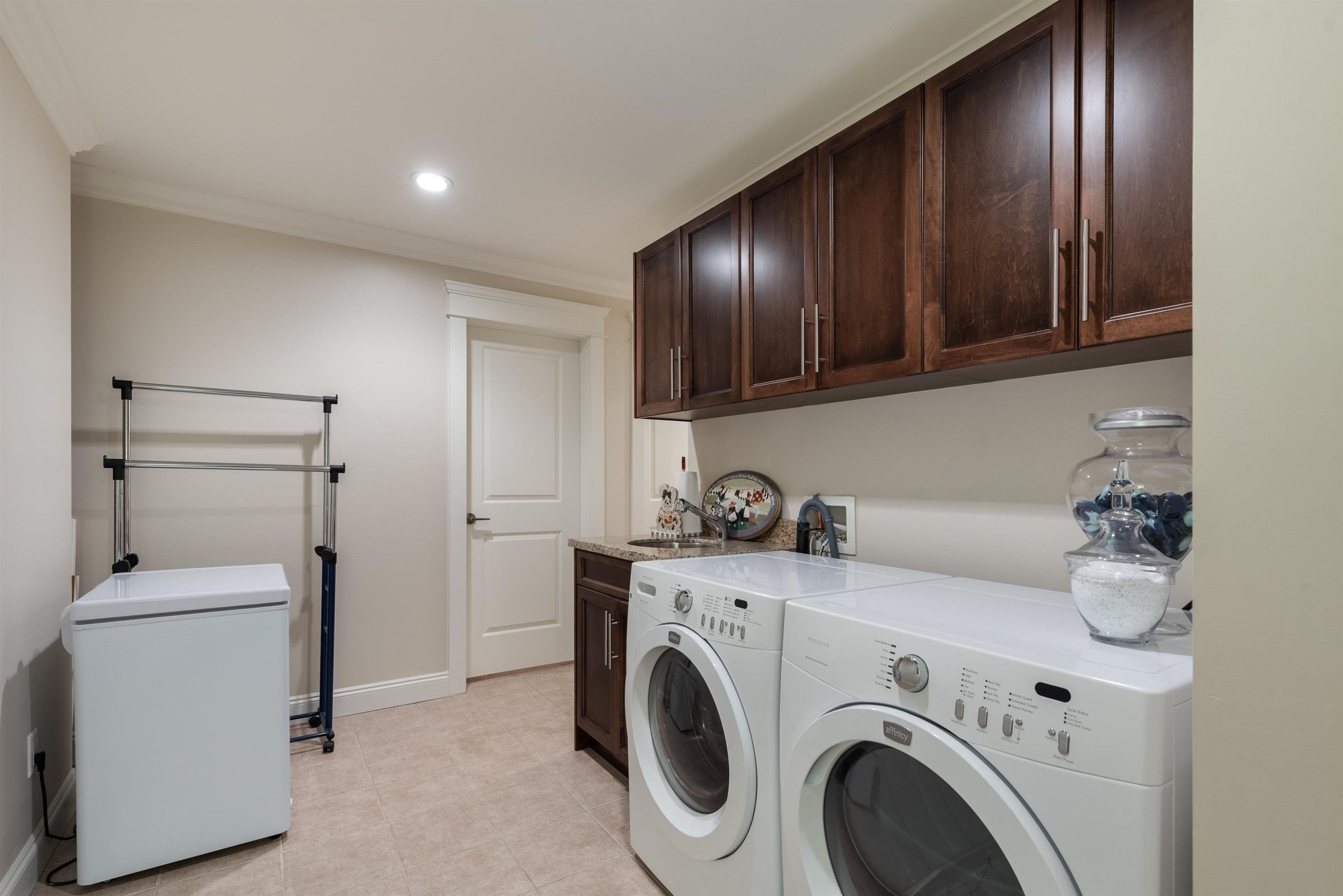 362 21St Street E, North Vancouver, BC