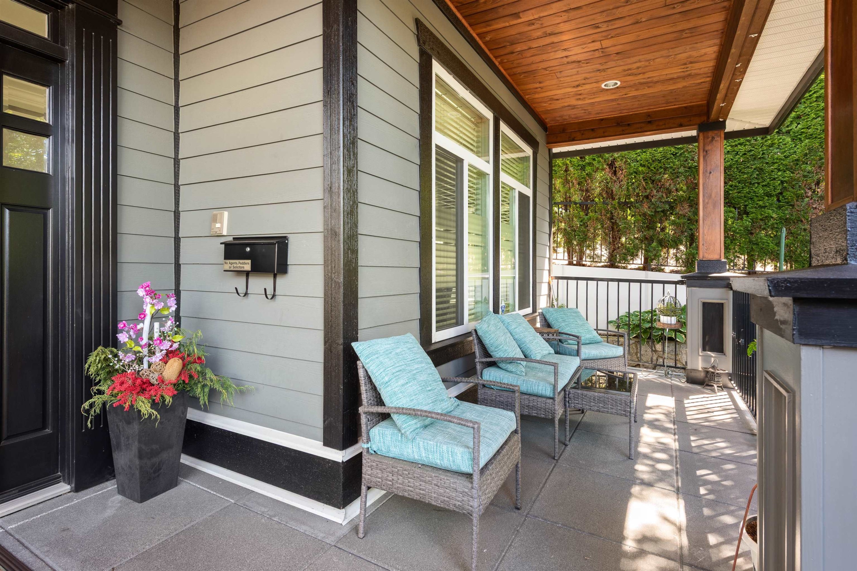 362 21St Street E, North Vancouver, BC