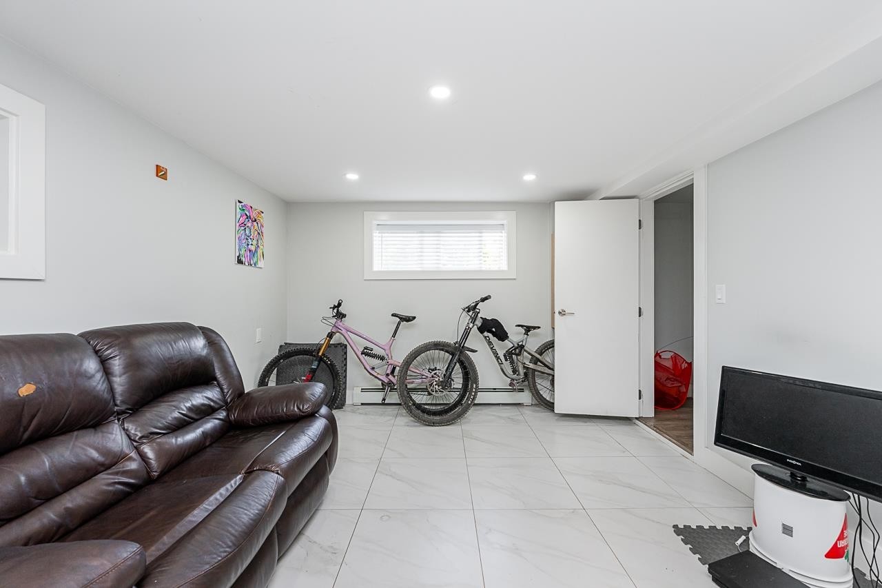 2843 5Th Avenue E, Vancouver, BC - Indoor Photo Showing Other Room