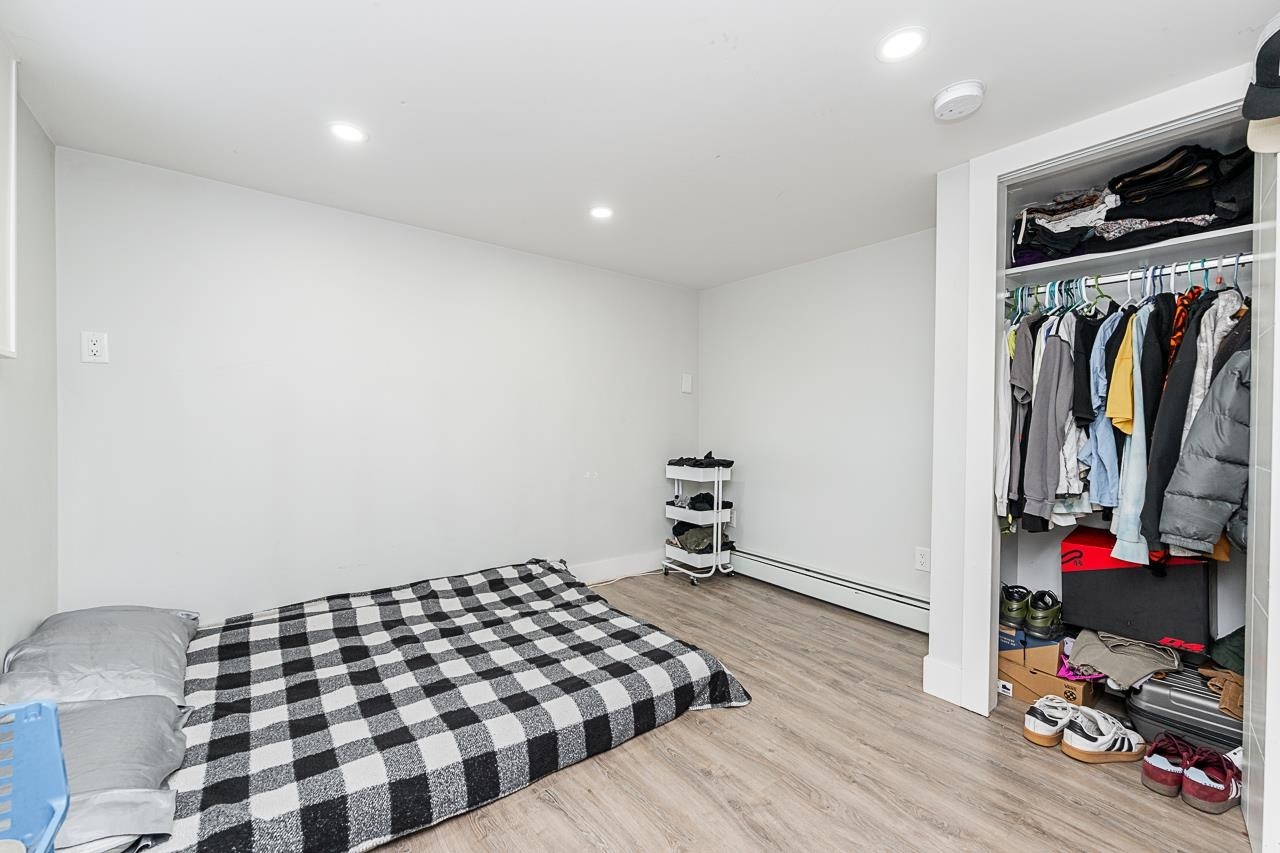 2843 5Th Avenue E, Vancouver, BC - Indoor Photo Showing Bedroom