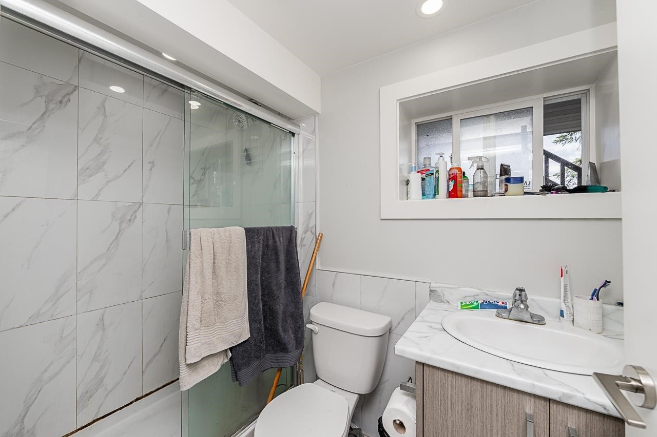 2843 5Th Avenue E, Vancouver, BC - Indoor Photo Showing Bathroom