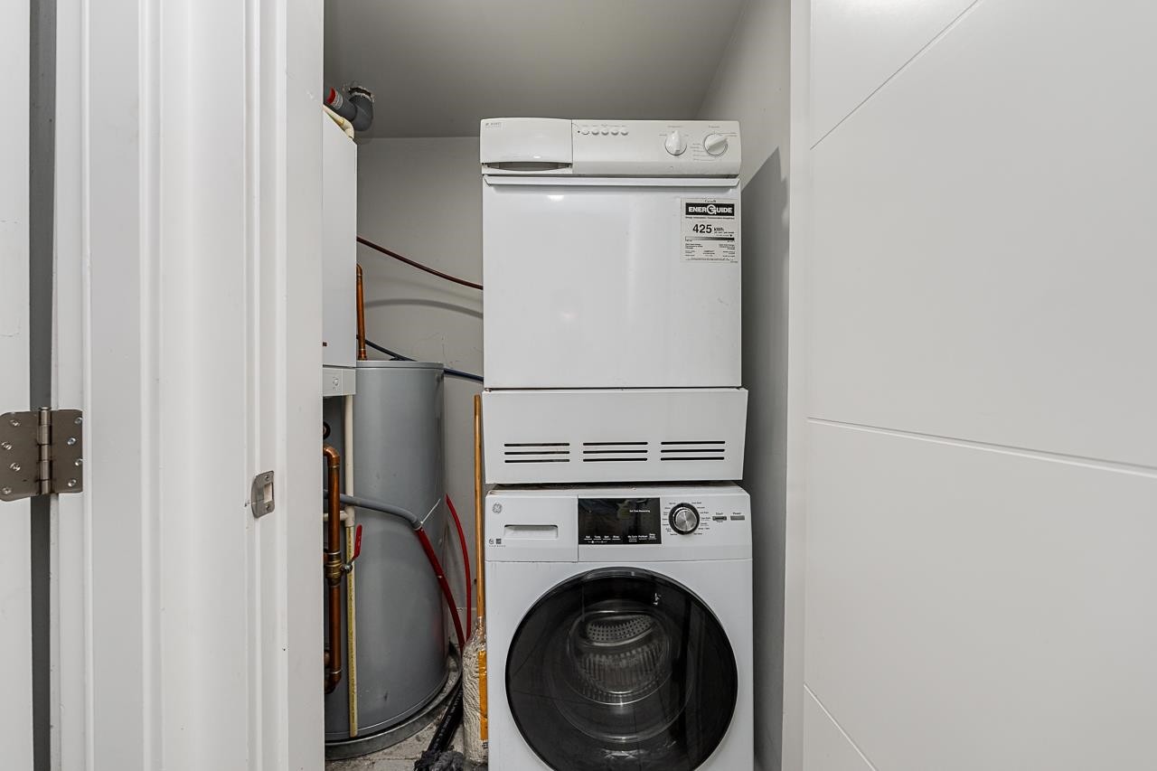 2843 5Th Avenue E, Vancouver, BC - Indoor Photo Showing Laundry Room