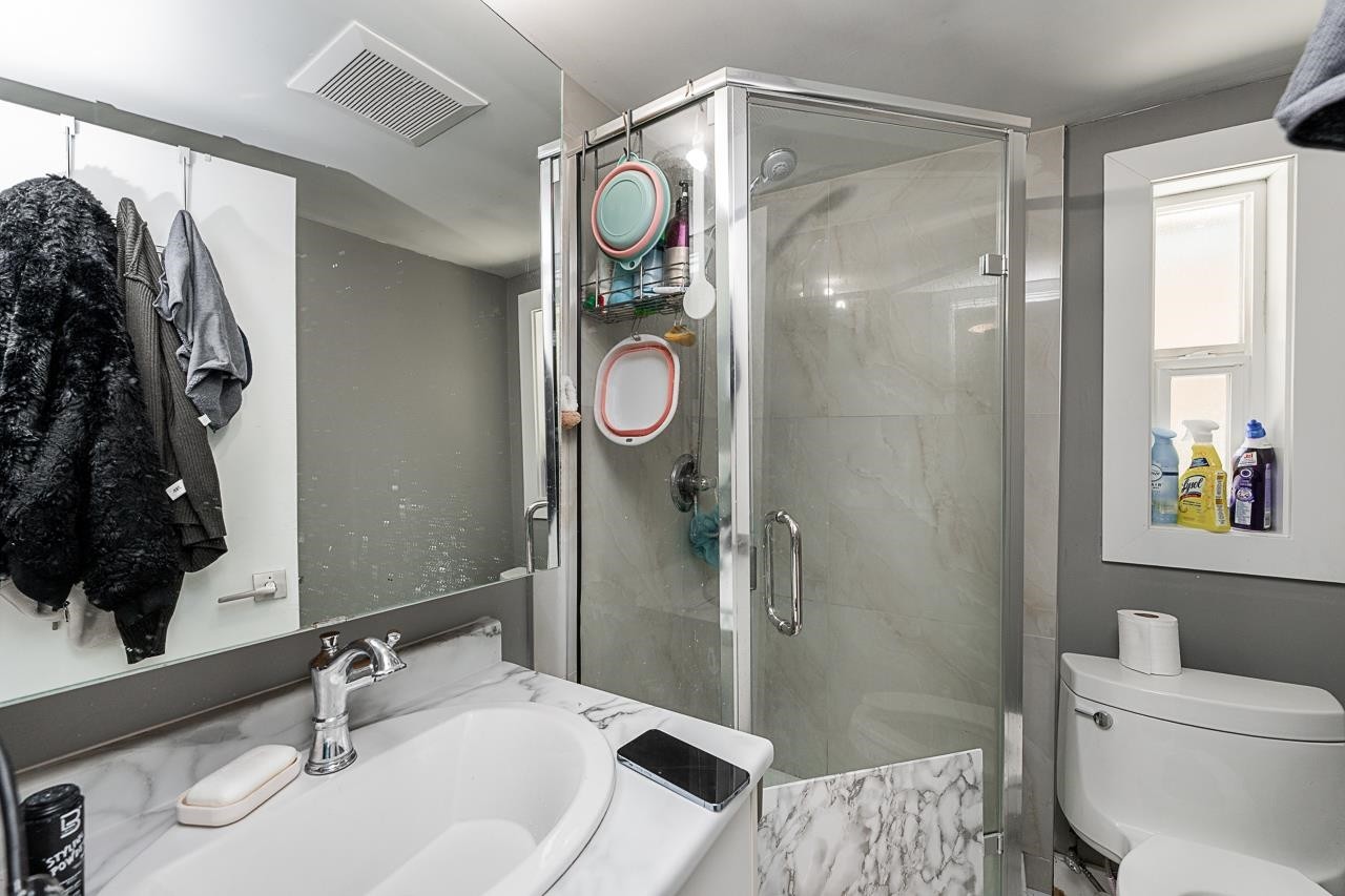 2843 5Th Avenue E, Vancouver, BC - Indoor Photo Showing Bathroom