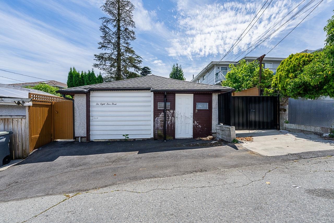 2843 5Th Avenue E, Vancouver, BC - Outdoor