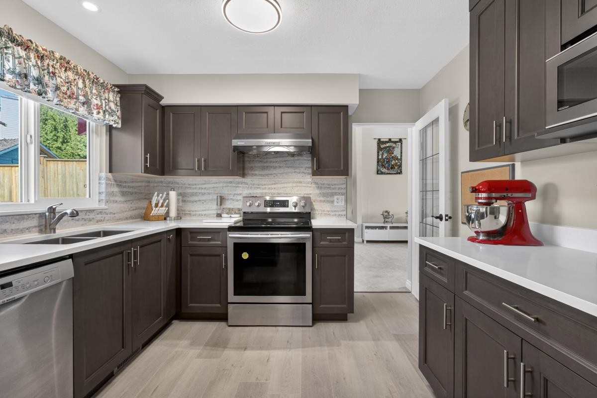 290 Santiago Street, Coquitlam, BC