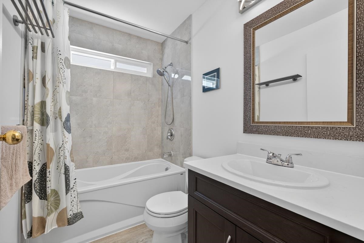290 Santiago Street, Coquitlam, BC