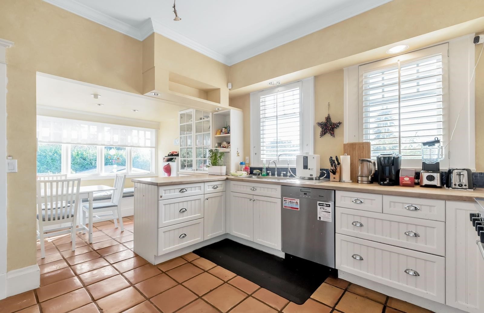 1670 49Th Avenue W, Vancouver, BC