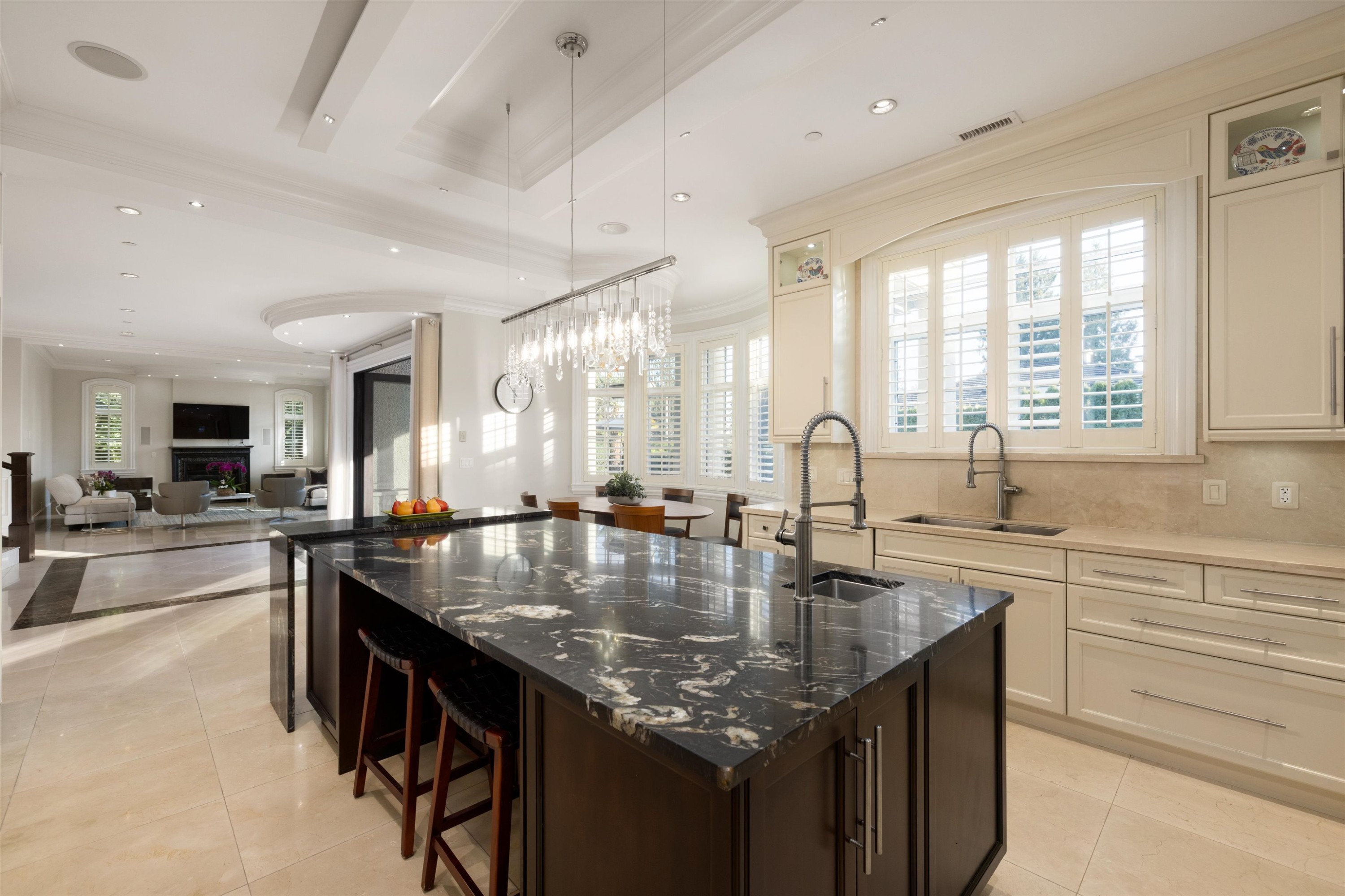 2912 Mathers Avenue, West Vancouver, BC