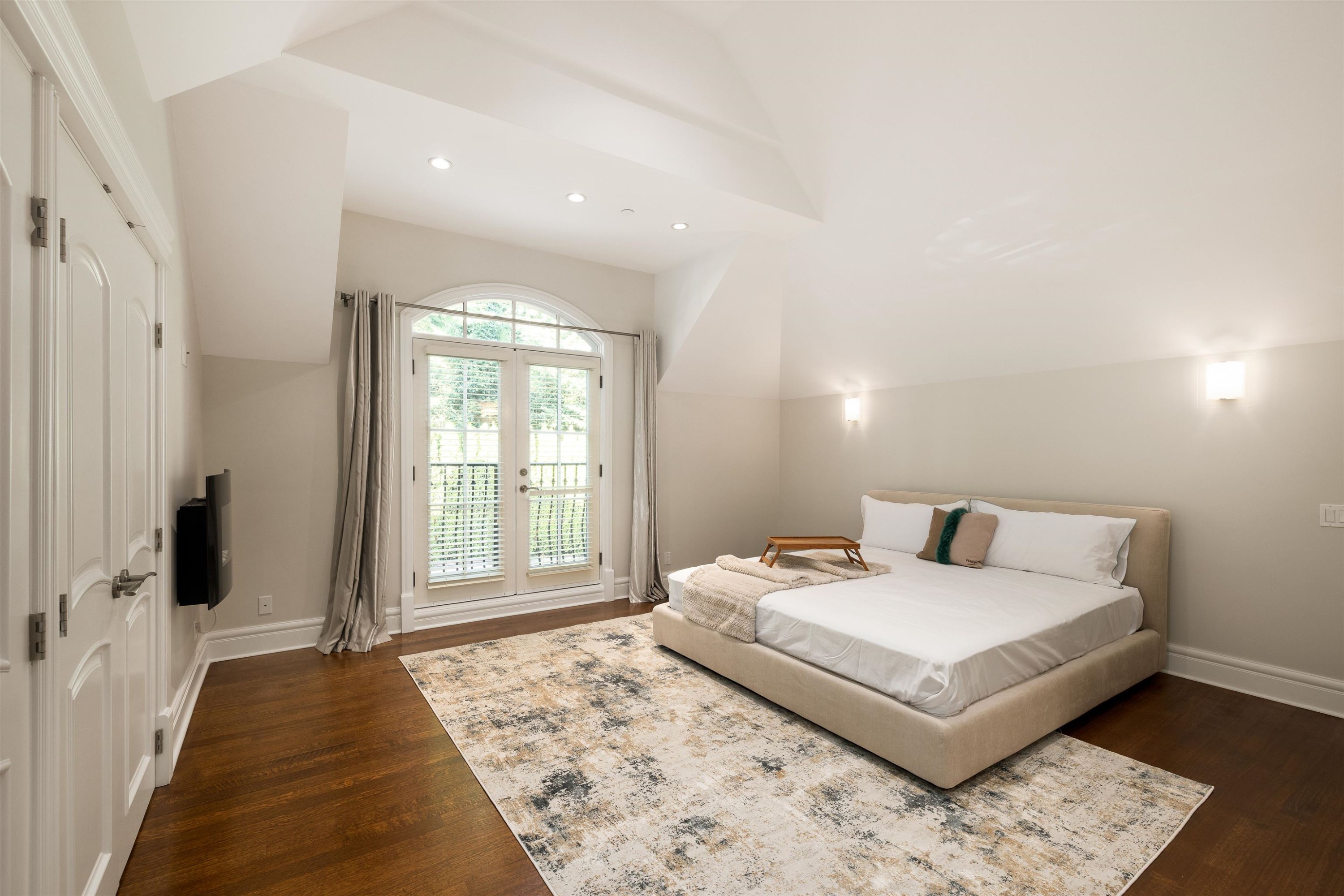 2912 Mathers Avenue, West Vancouver, BC