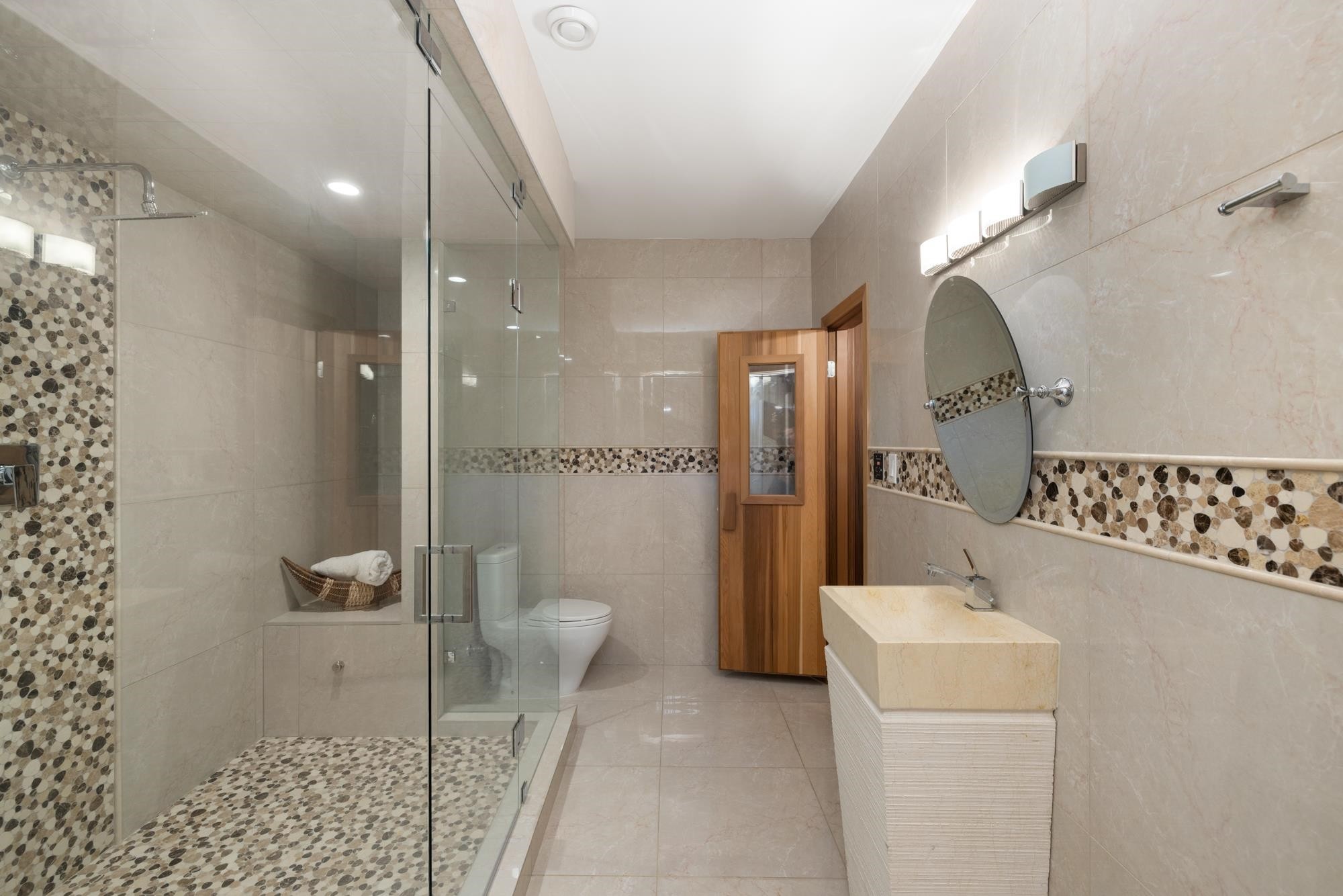 2912 Mathers Avenue, West Vancouver, BC