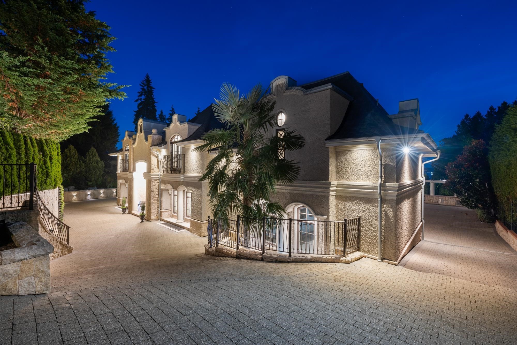 2912 Mathers Avenue, West Vancouver, BC