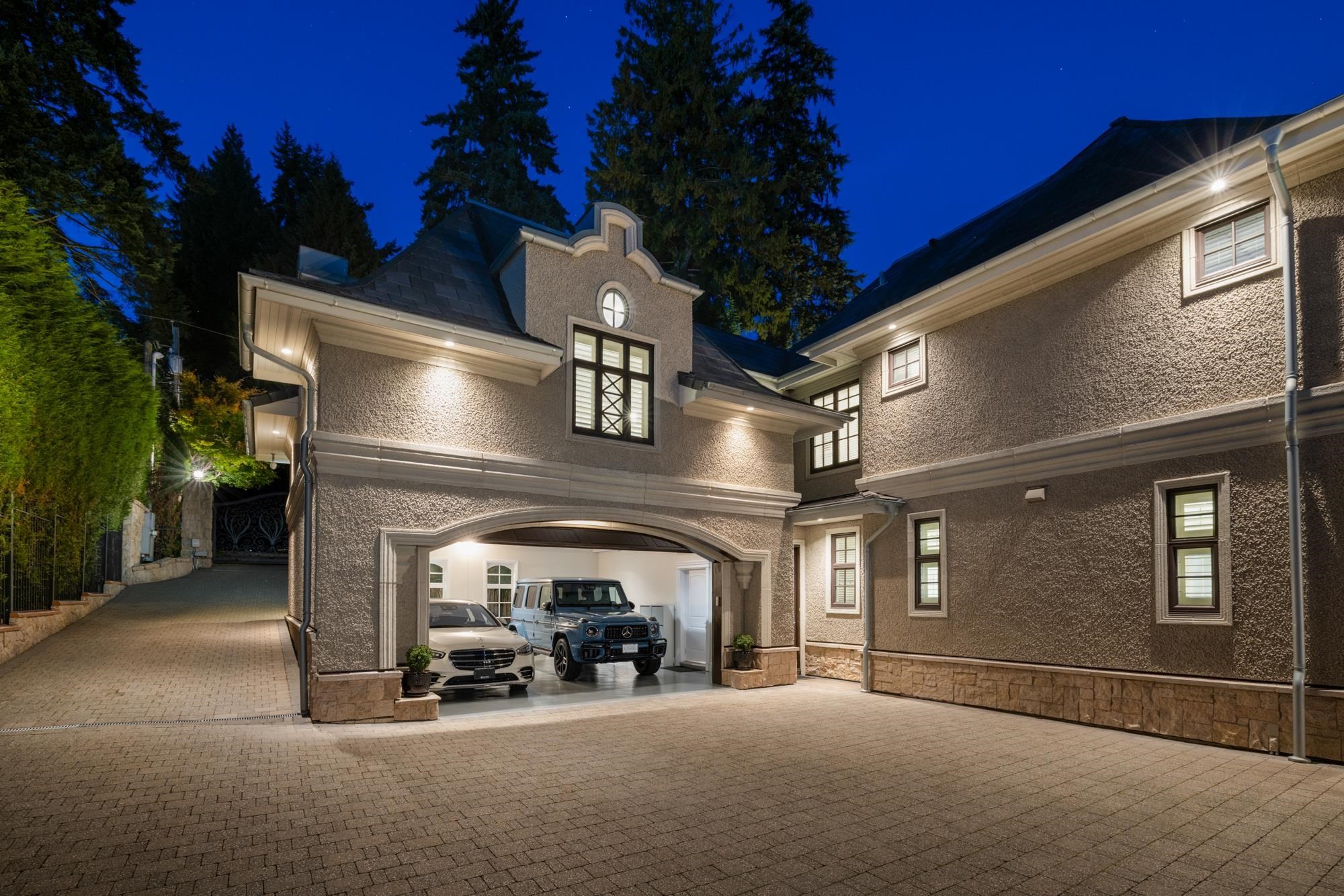 2912 Mathers Avenue, West Vancouver, BC