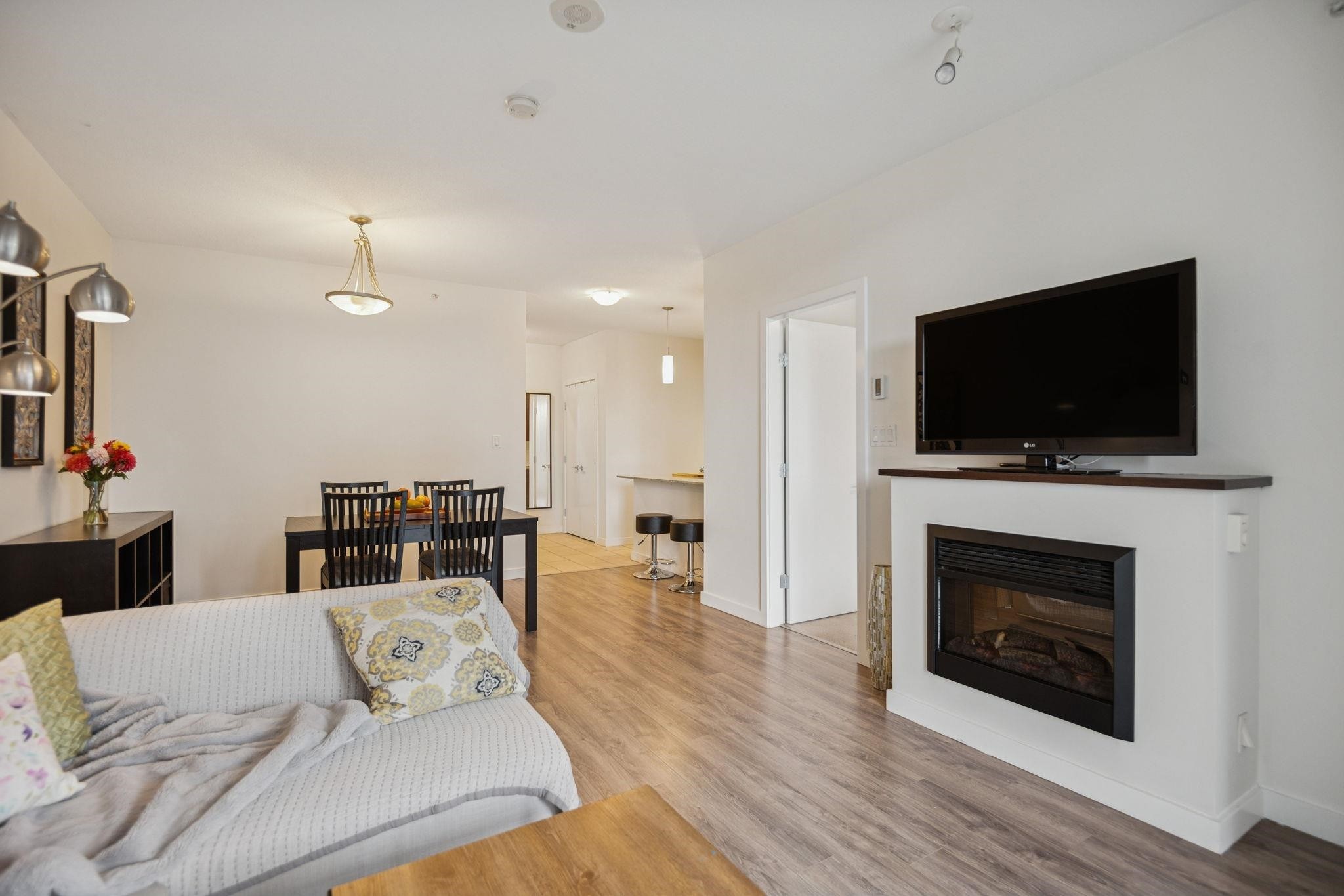 1407-280 Ross Drive, New Westminster, BC