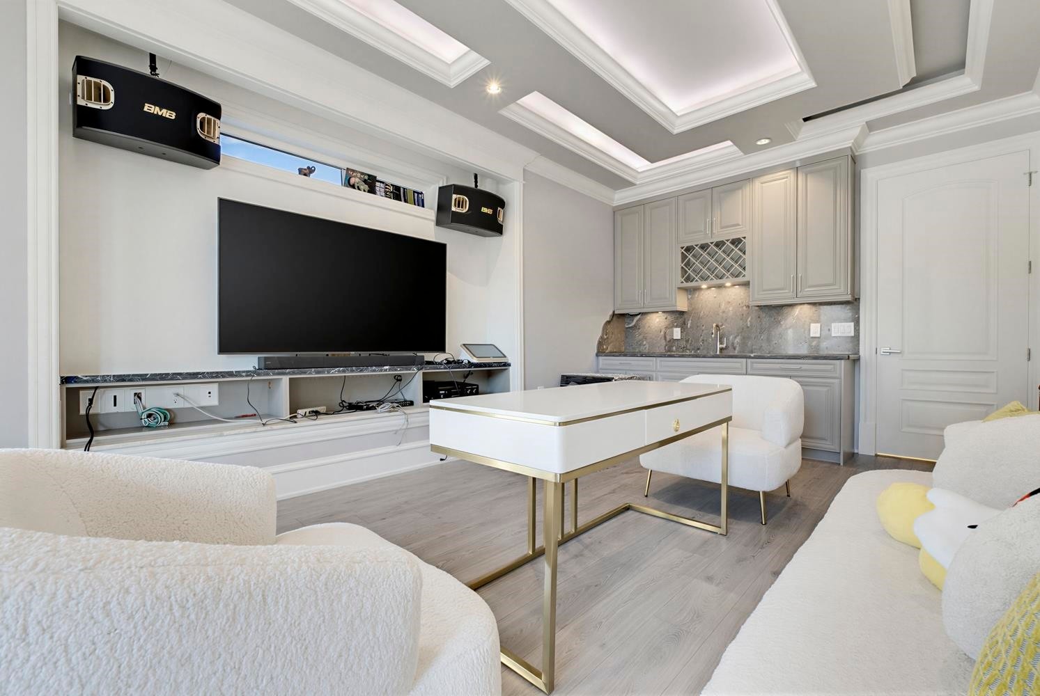 5500 Cathay Road, Richmond, BC