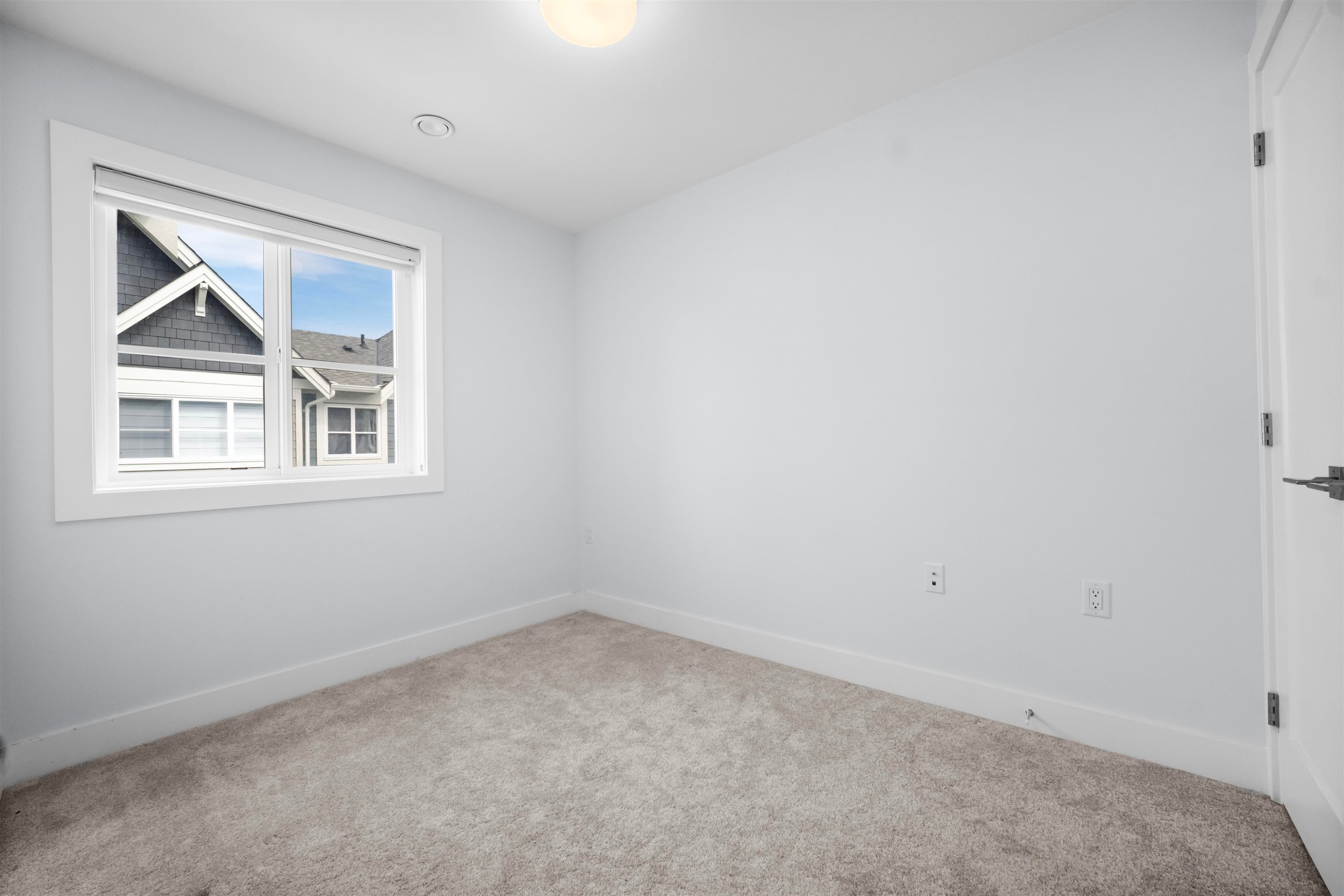 7-5377 8A Avenue, Delta, BC