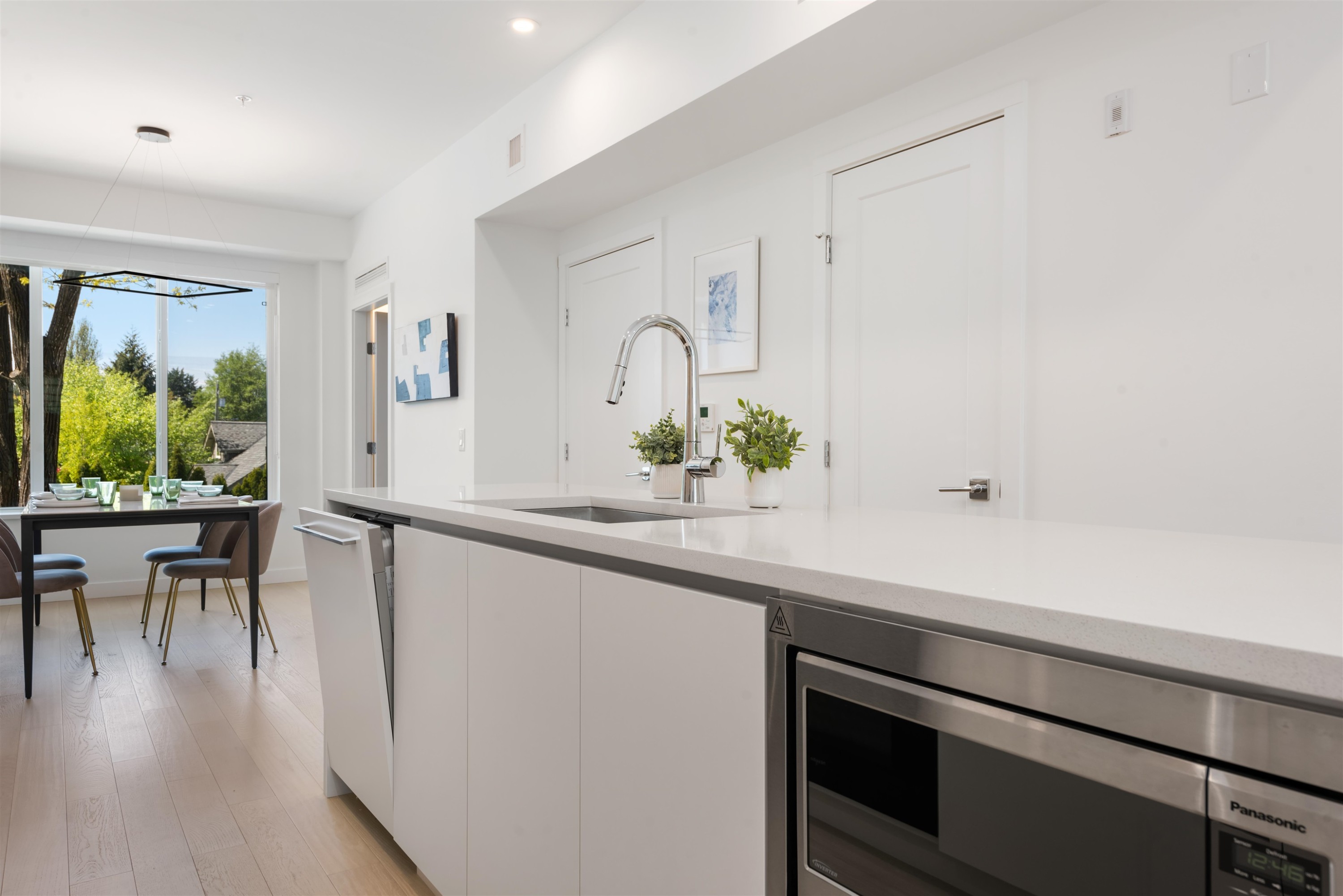 885 33Rd Avenue W, Vancouver, BC - Indoor Photo Showing Kitchen