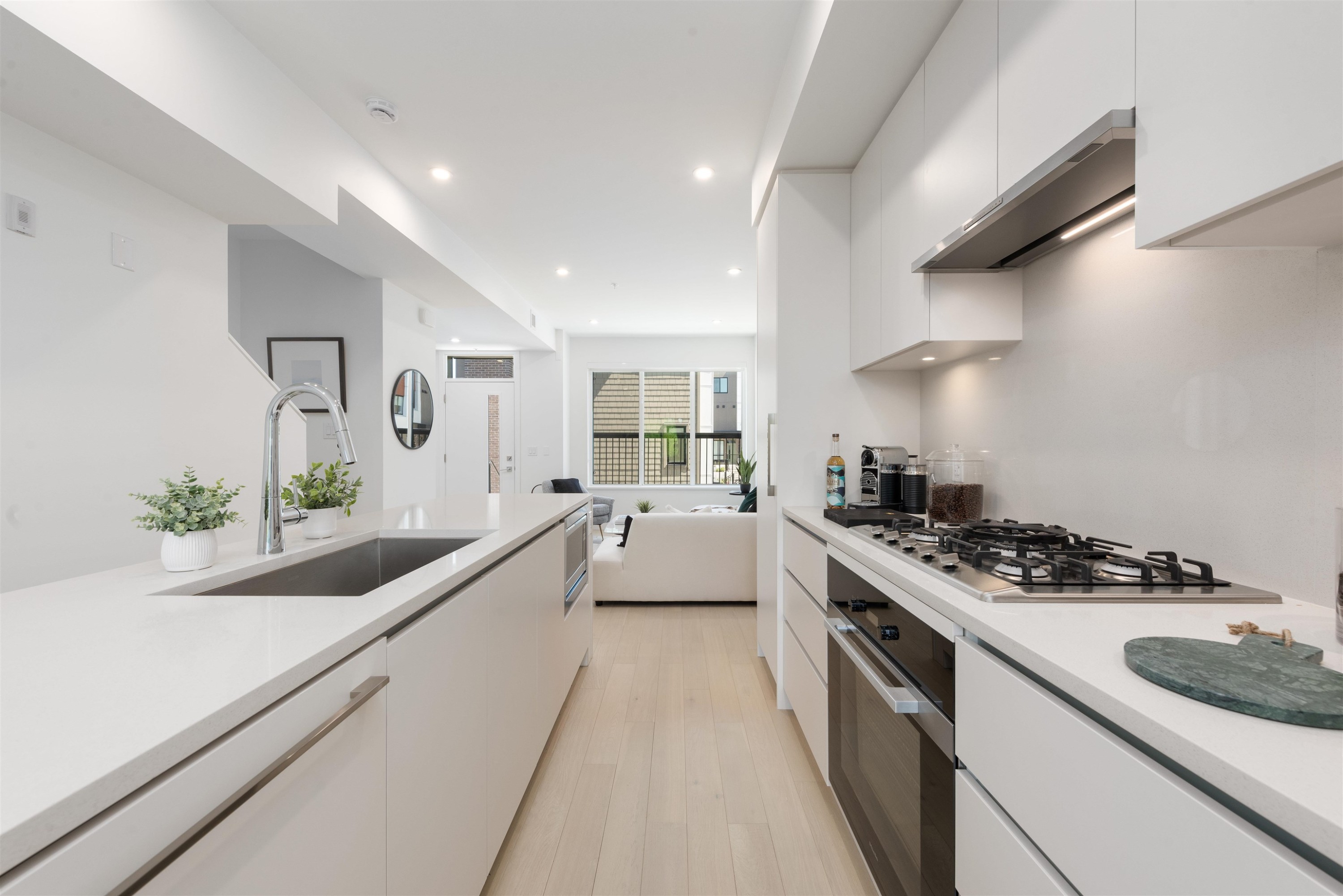 885 33Rd Avenue W, Vancouver, BC - Indoor Photo Showing Kitchen With Upgraded Kitchen