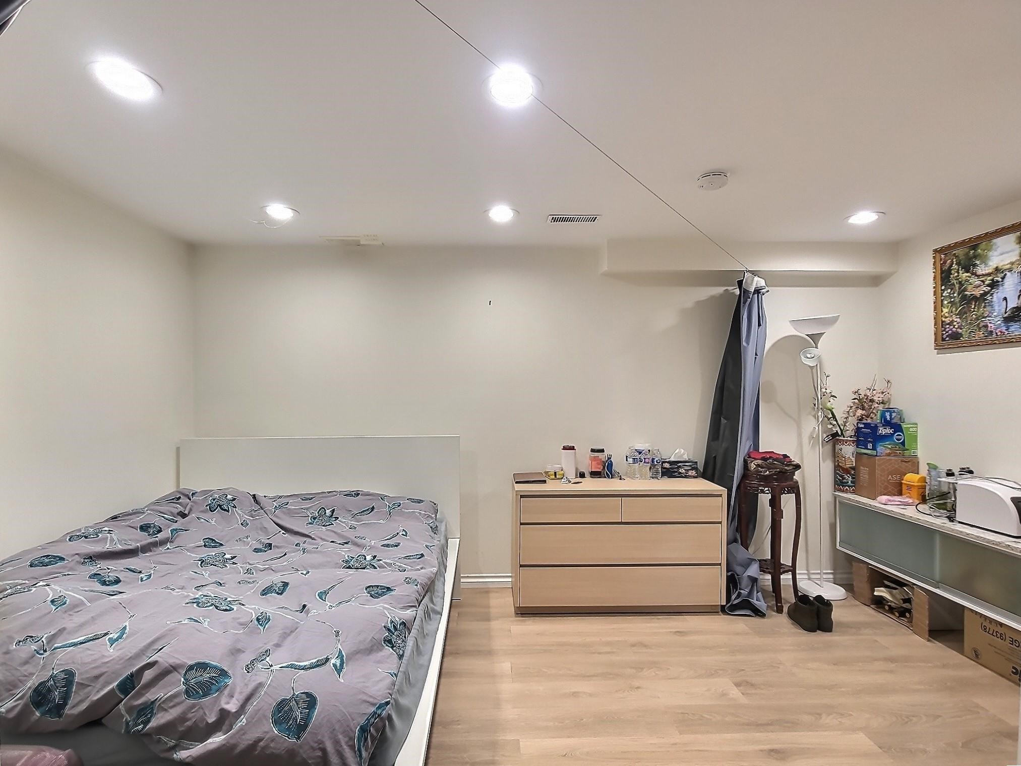 6878 Arlington Street, Vancouver, BC - Indoor Photo Showing Bedroom