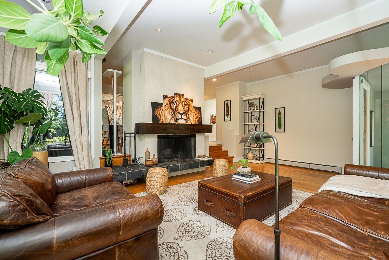3841 Bayridge Avenue, West Vancouver, BC