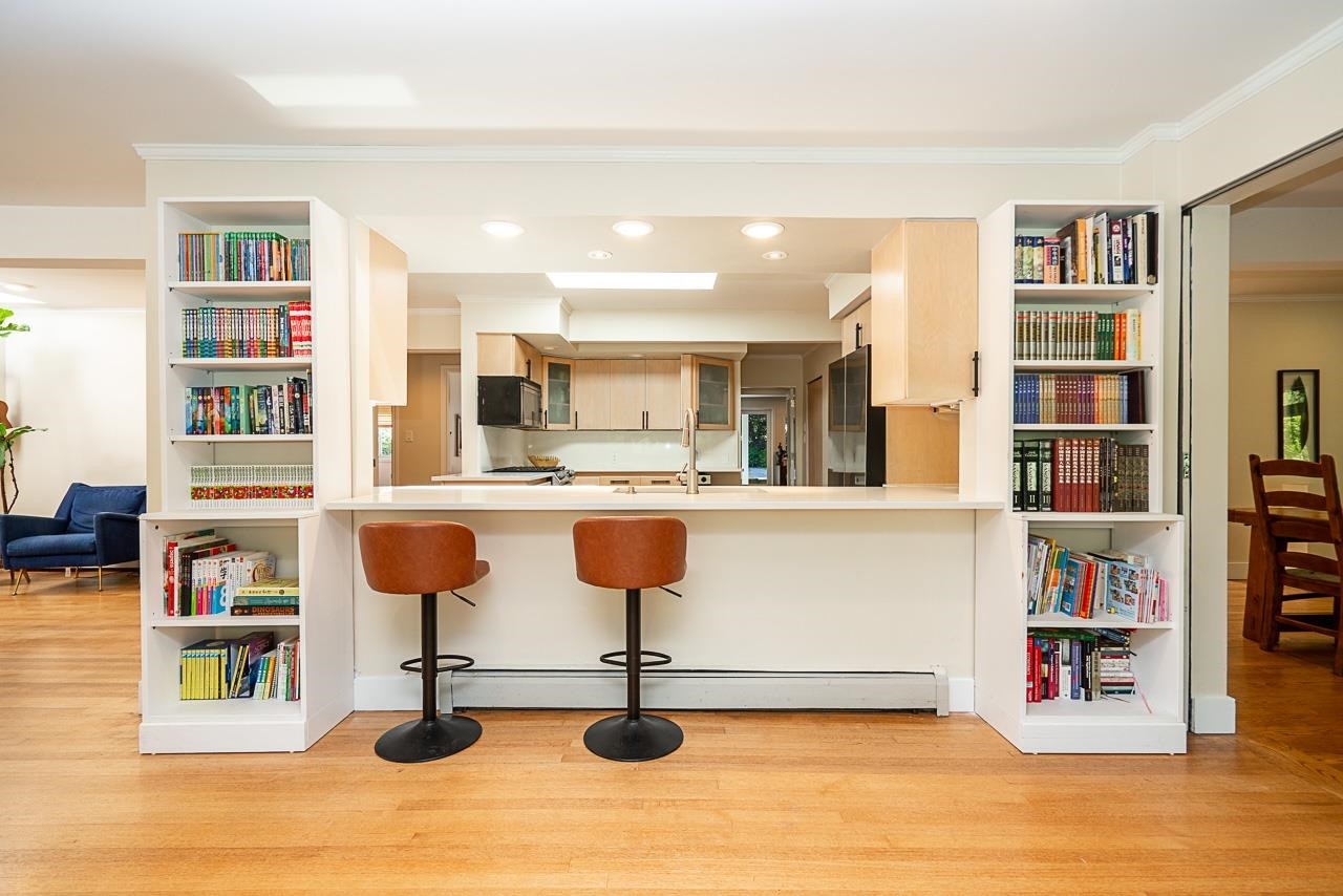 3841 Bayridge Avenue, West Vancouver, BC