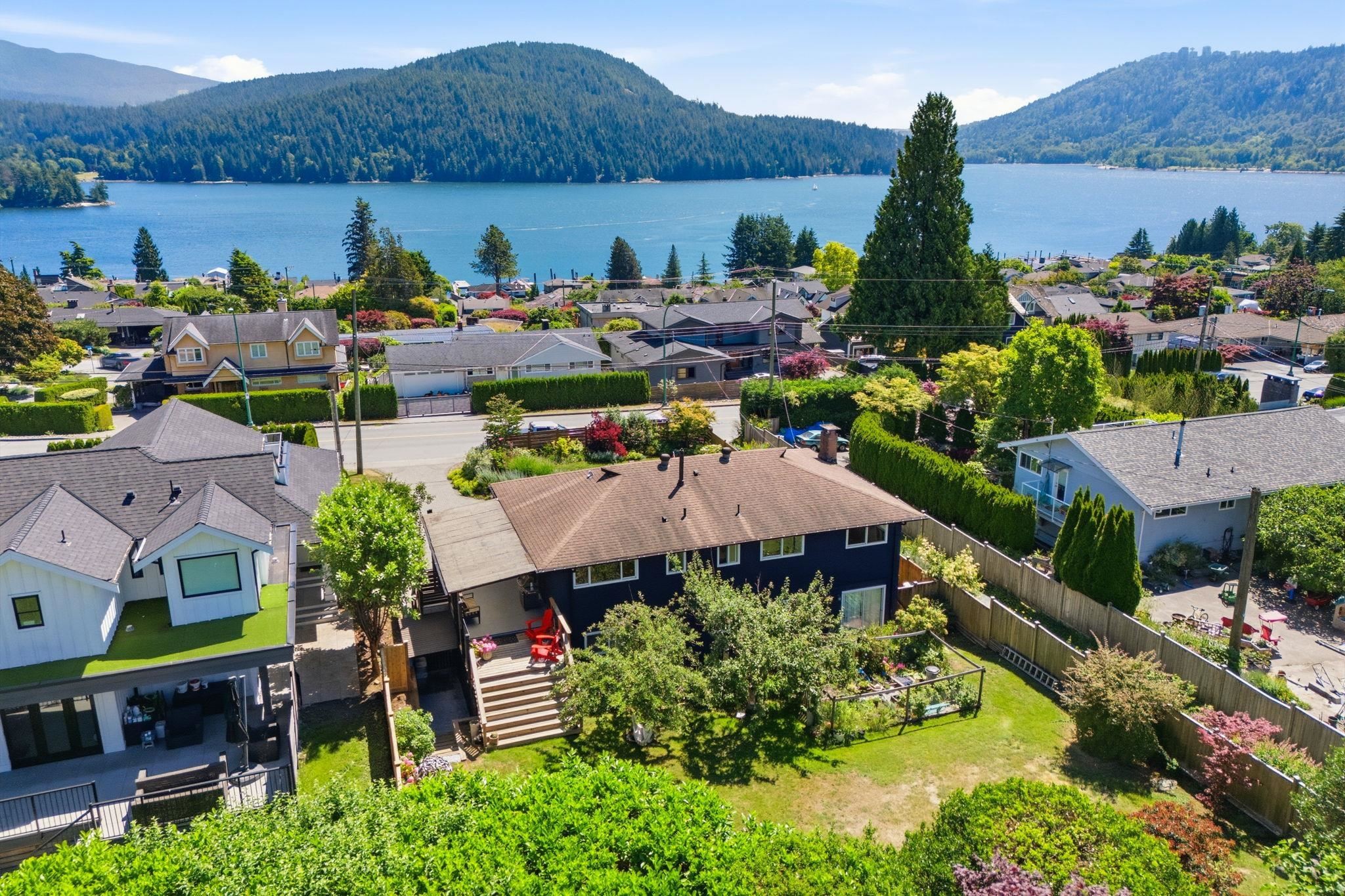 575 Dollarton Highway N, North Vancouver, BC