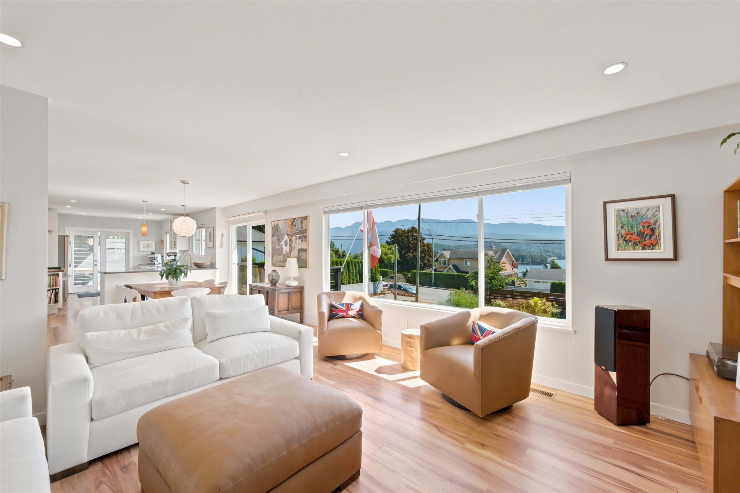 575 Dollarton Highway N, North Vancouver, BC