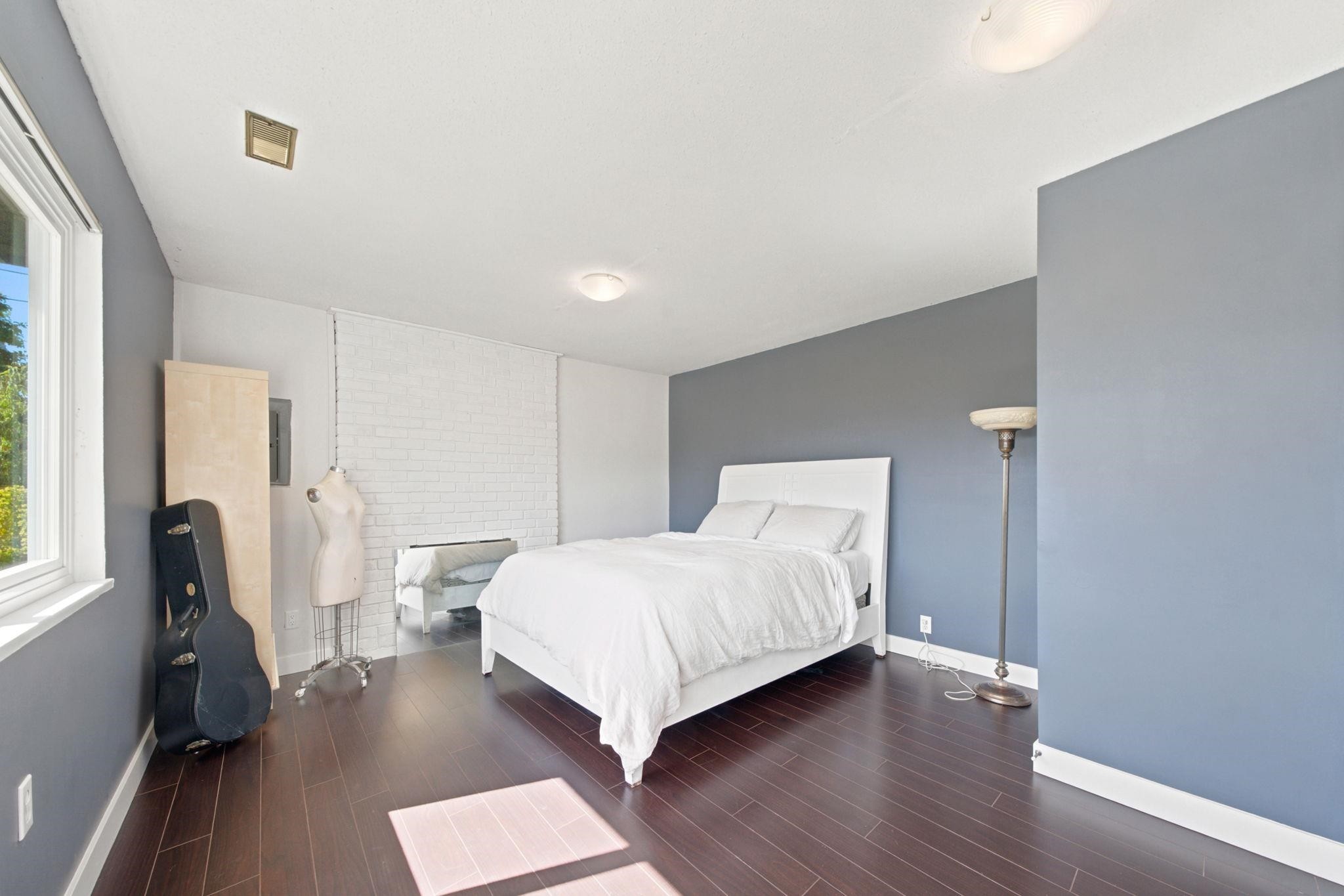 575 Dollarton Highway N, North Vancouver, BC
