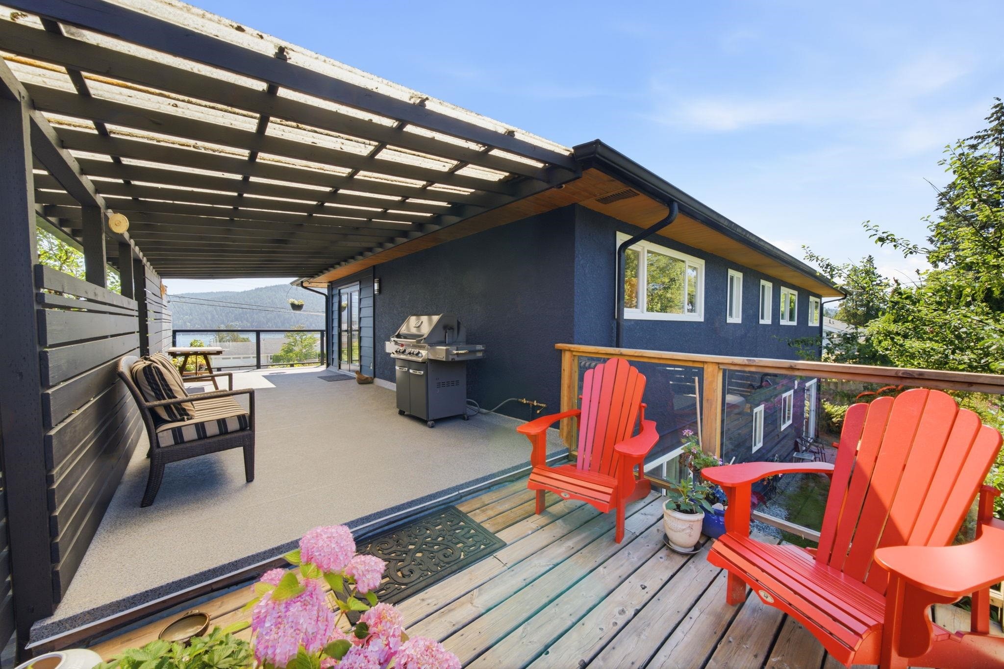 575 Dollarton Highway N, North Vancouver, BC