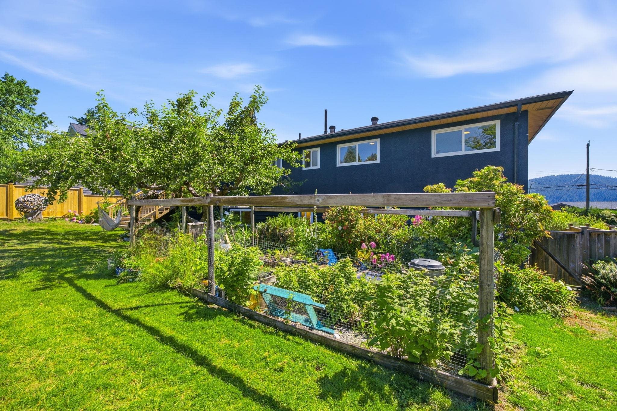 575 Dollarton Highway N, North Vancouver, BC