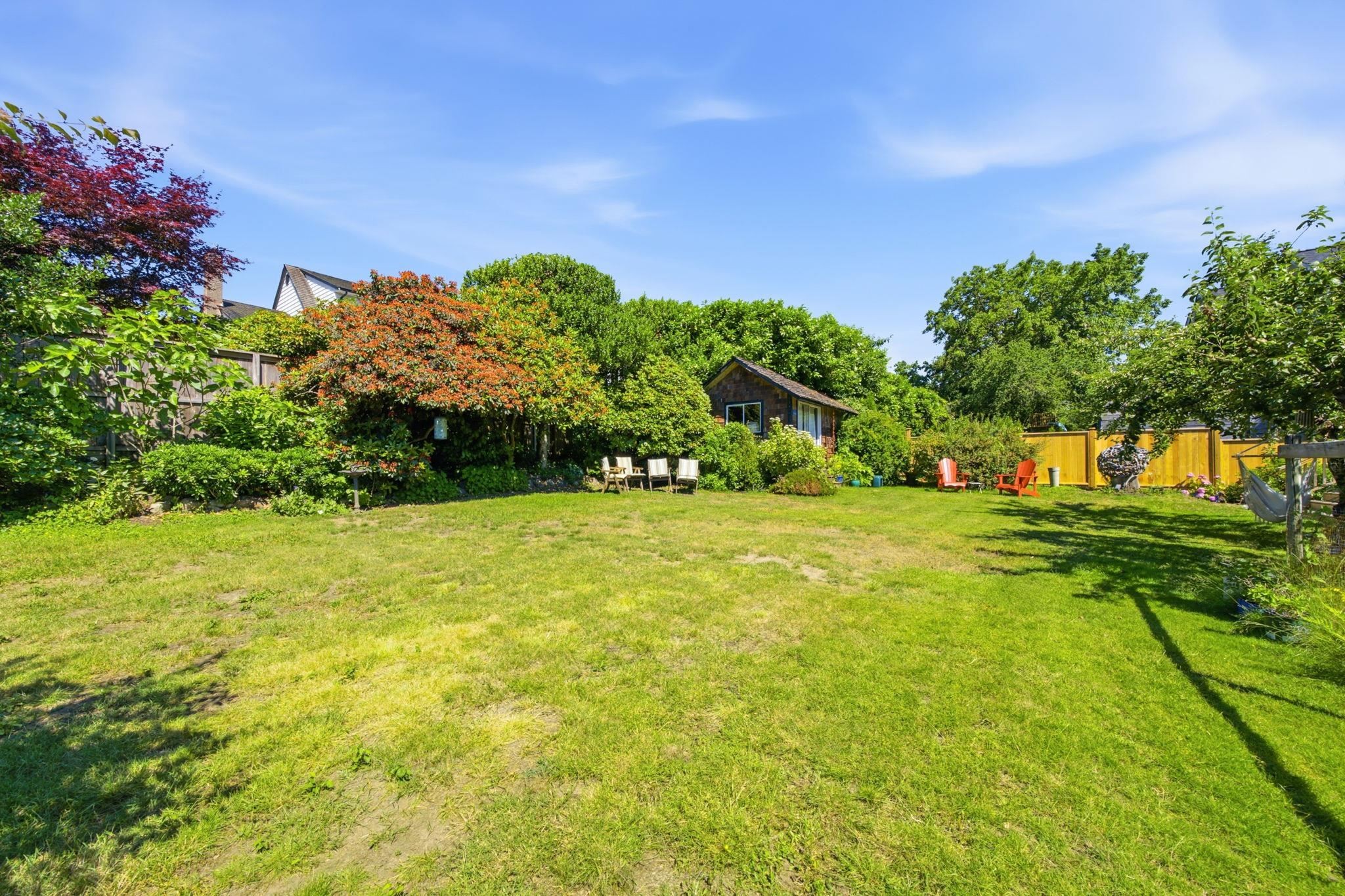 575 Dollarton Highway N, North Vancouver, BC