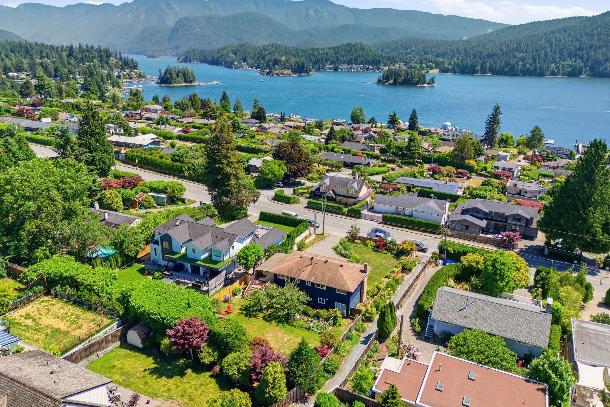 575 Dollarton Highway N, North Vancouver, BC