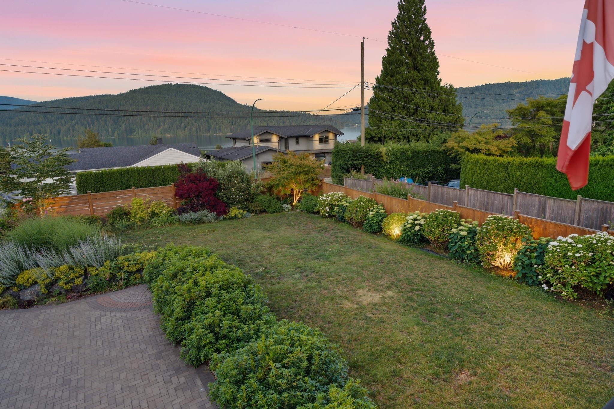 575 Dollarton Highway N, North Vancouver, BC
