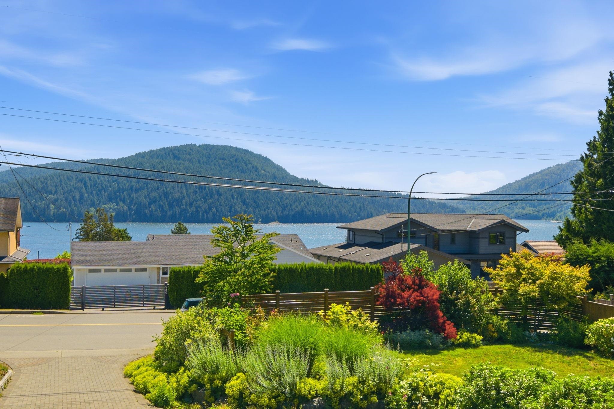 575 Dollarton Highway N, North Vancouver, BC