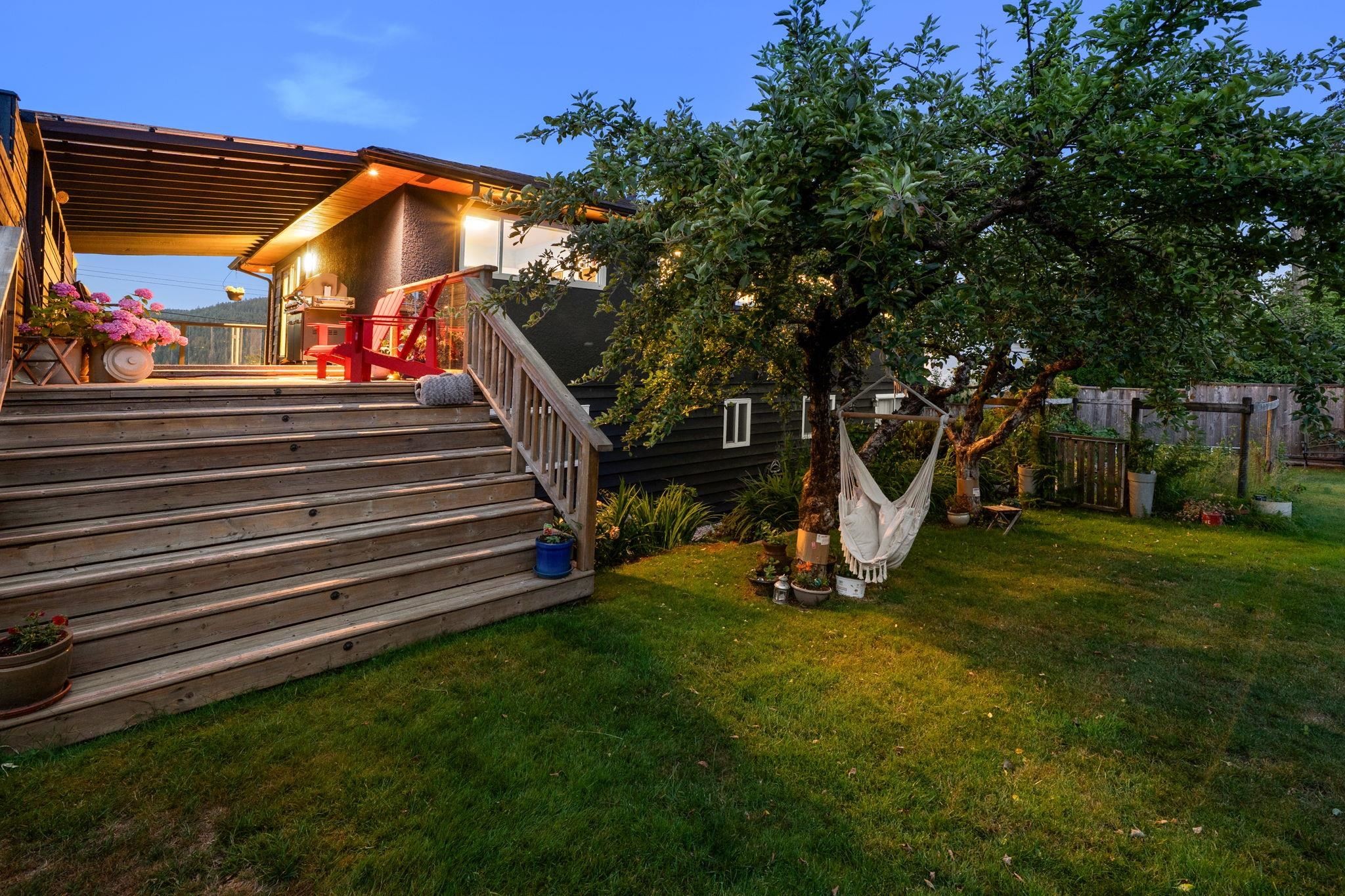 575 Dollarton Highway N, North Vancouver, BC