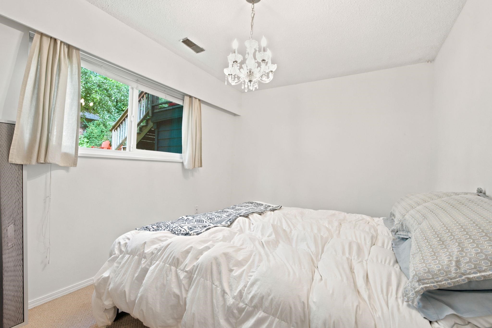 575 Dollarton Highway N, North Vancouver, BC
