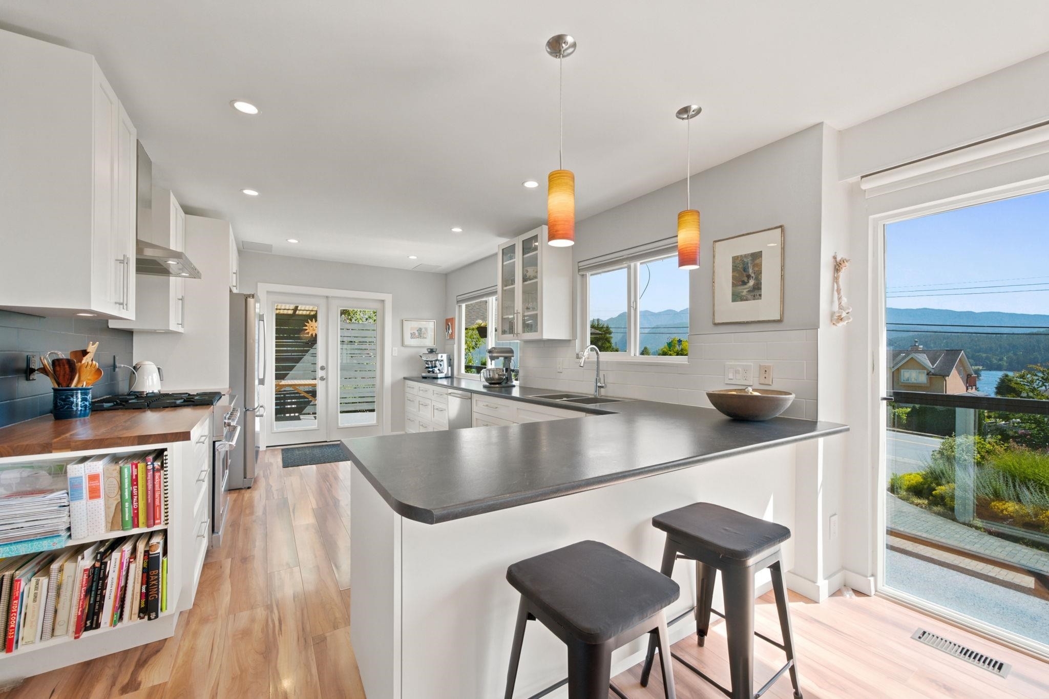 575 Dollarton Highway N, North Vancouver, BC