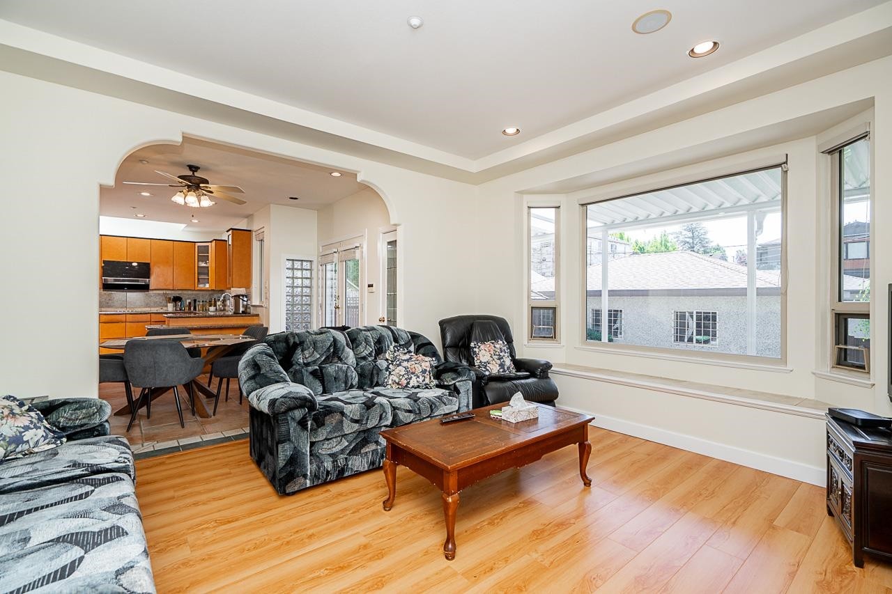 732 26Th Avenue W, Vancouver, BC