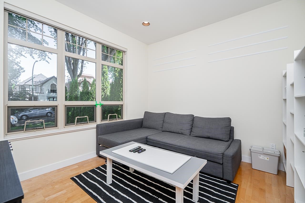 732 26Th Avenue W, Vancouver, BC