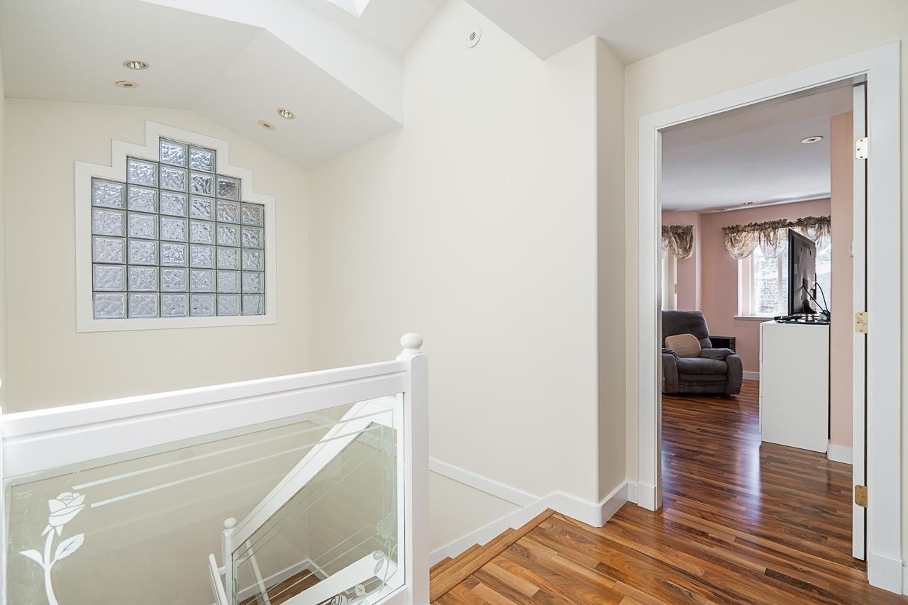 732 26Th Avenue W, Vancouver, BC