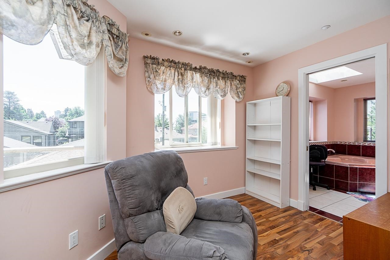 732 26Th Avenue W, Vancouver, BC