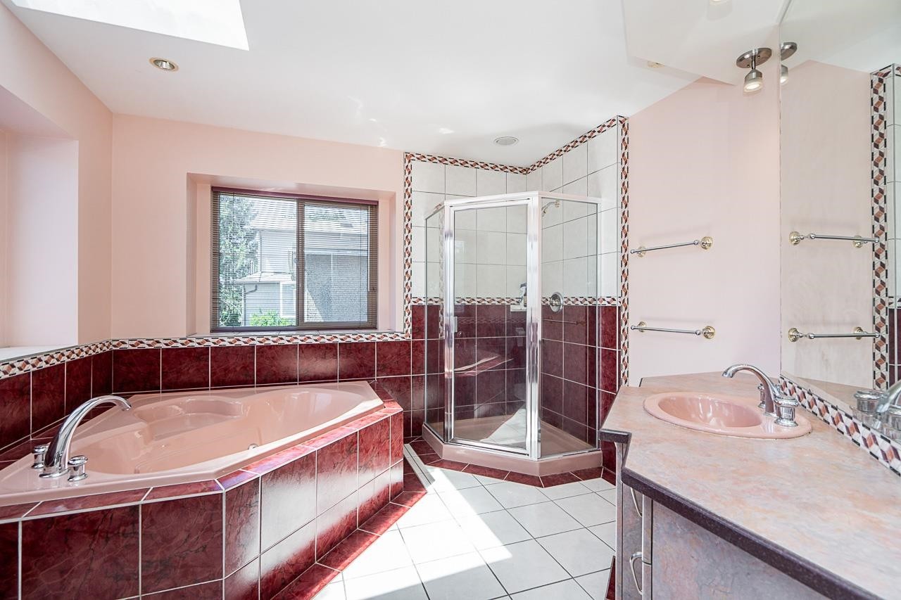 732 26Th Avenue W, Vancouver, BC