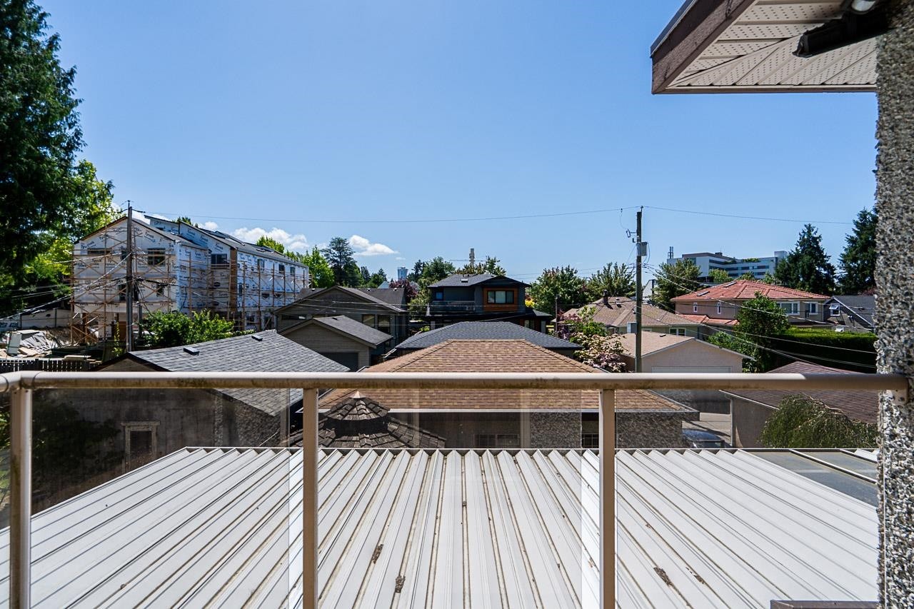 732 26Th Avenue W, Vancouver, BC