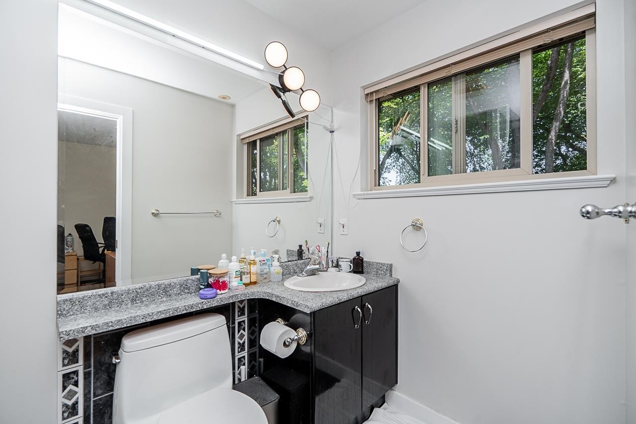 732 26Th Avenue W, Vancouver, BC