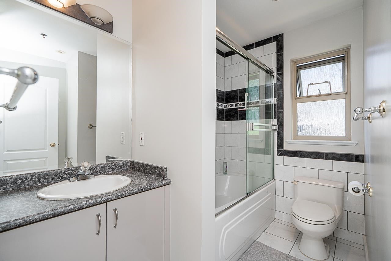 732 26Th Avenue W, Vancouver, BC