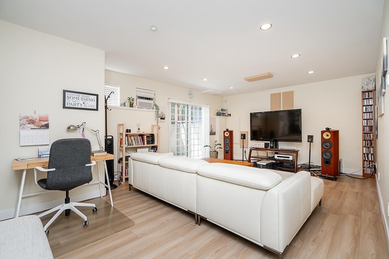 732 26Th Avenue W, Vancouver, BC